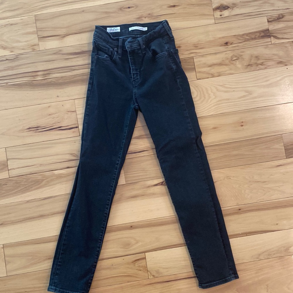 Levi’s Women’s 724 high rise, size 23